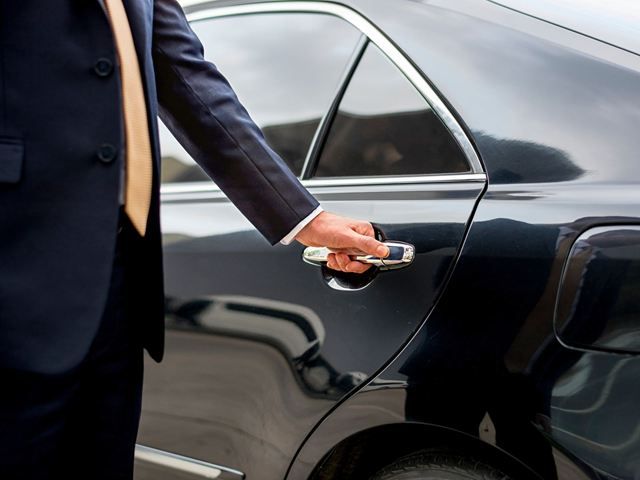 chauffeur-hire-6-kireth-ai